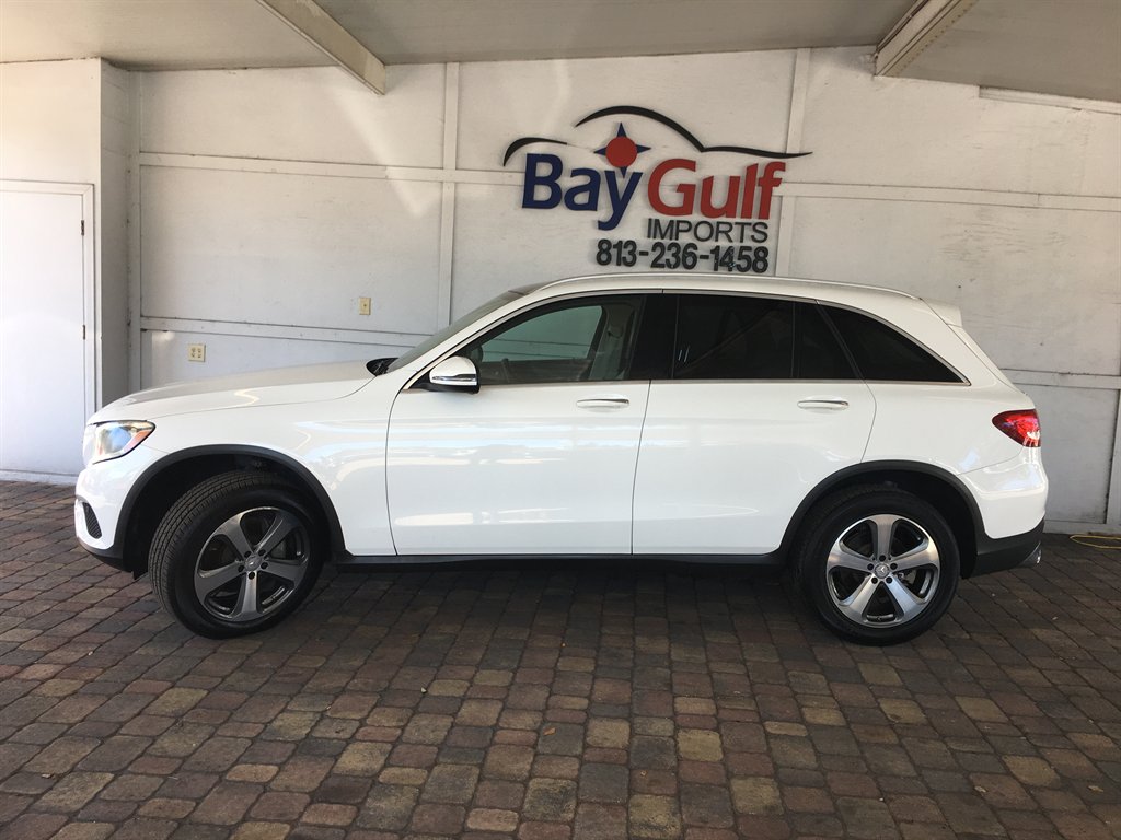 2017 Mercedes-Benz GLC GLC300's photo