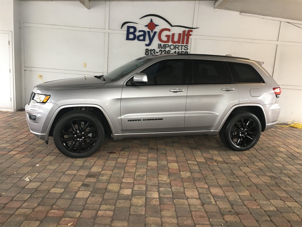 2018 Jeep Grand Cherokee Altitude's photo
