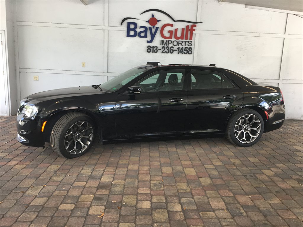 2017 Chrysler 300 S's photo