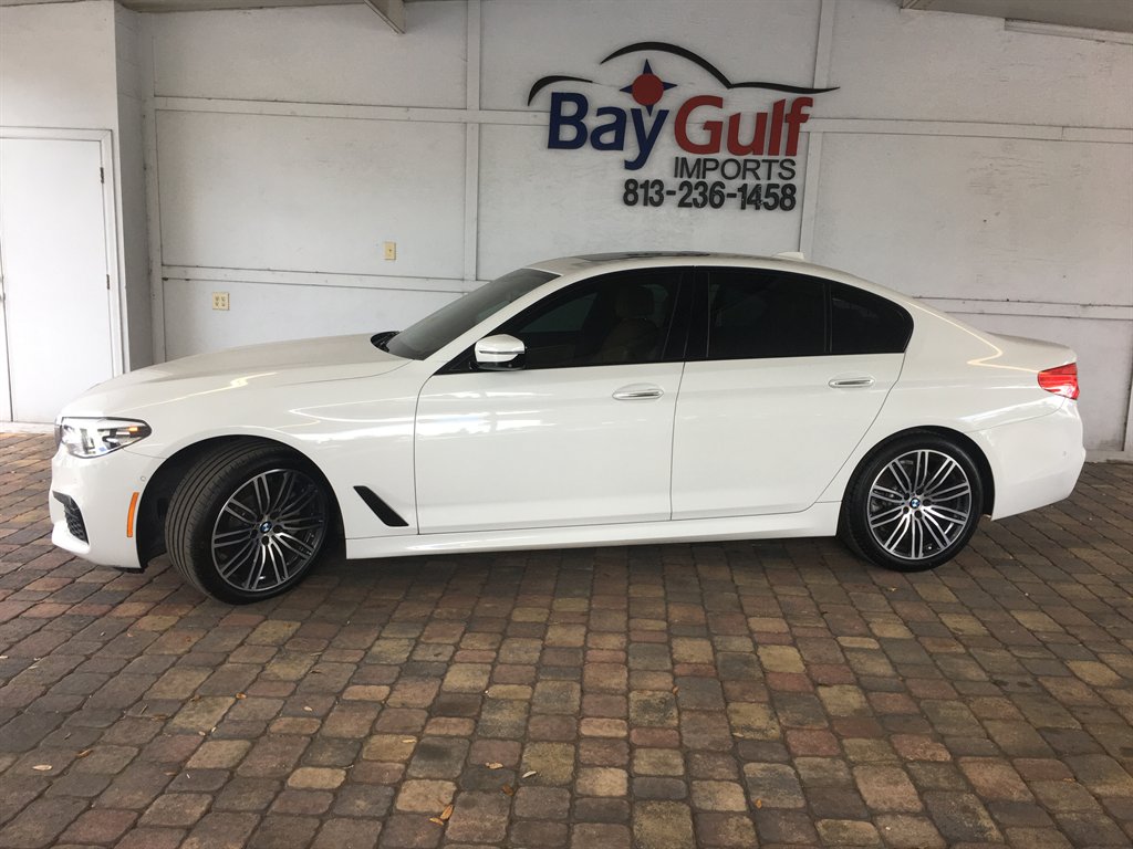 2017 BMW 5 Series 530i Sedan's photo